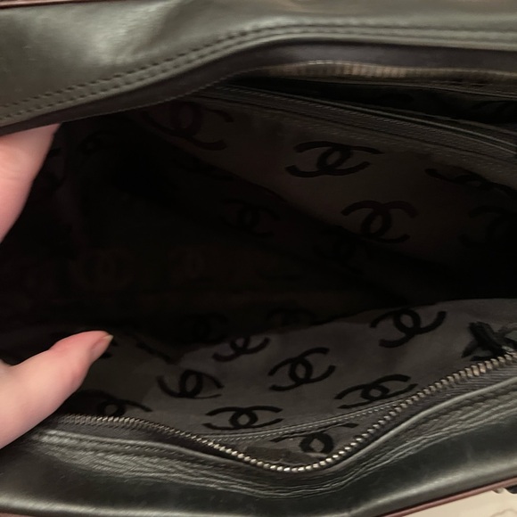 CHANEL Just Mademoiselle Tote Bag Black Iridescent Quilted Leather - Picture 7 of 15